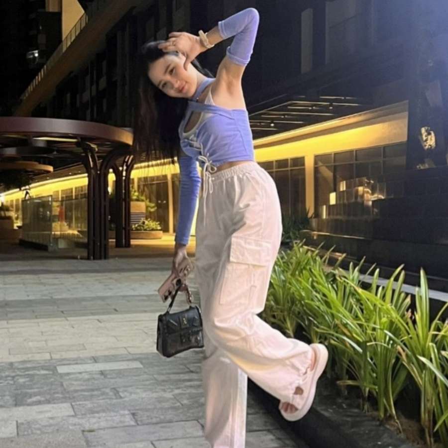 85575495 7489 medium large