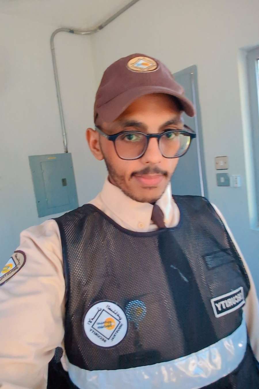 90184069 8592 medium large