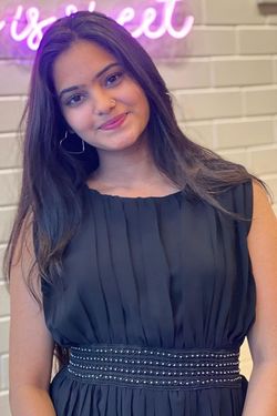 Aarti 's photo