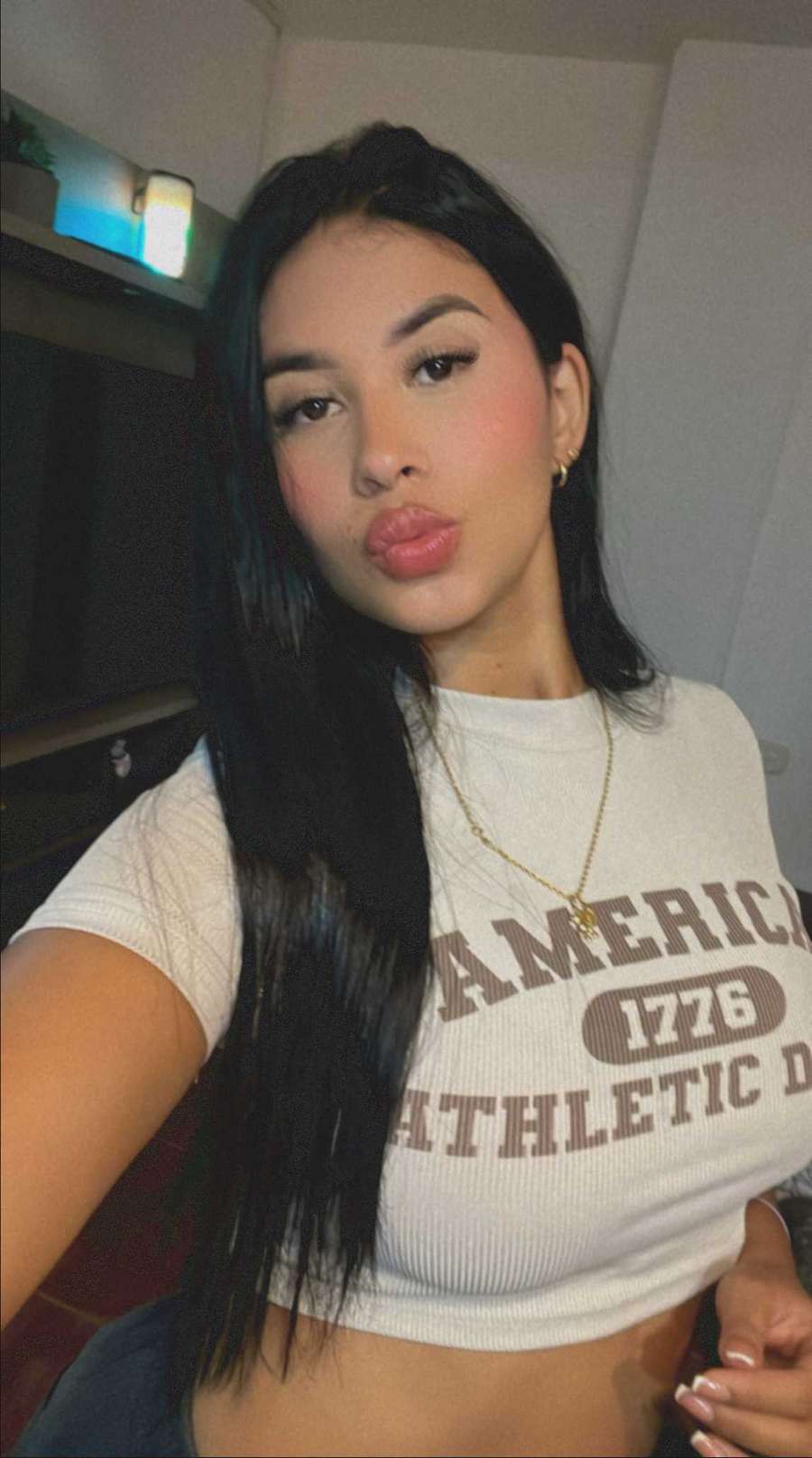 82878654 2534 medium large