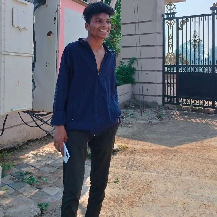 81853470 1677 medium large