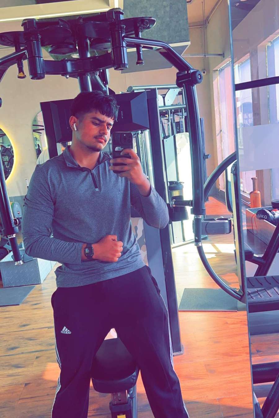 90990423 1360 medium large