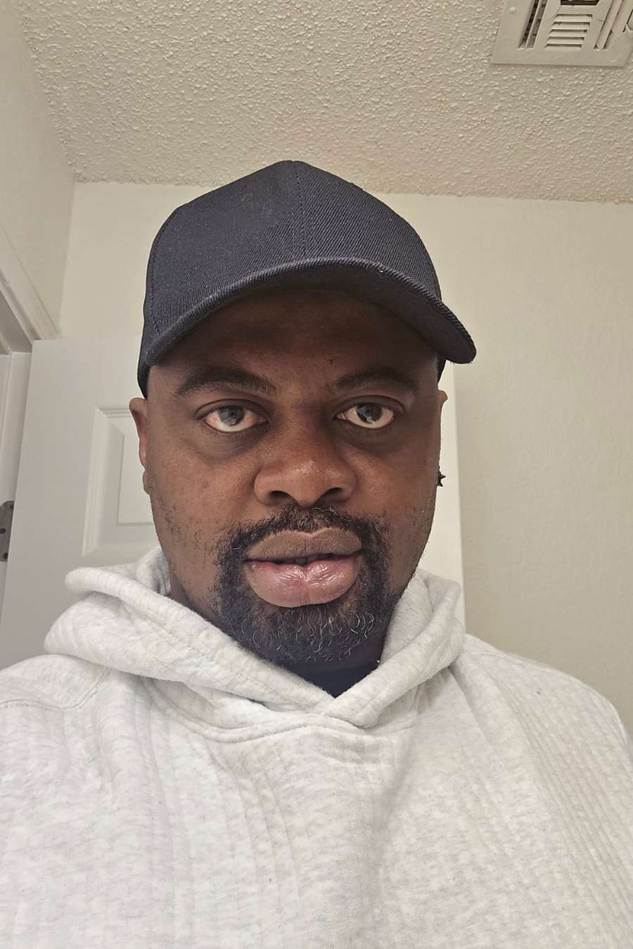 81377653 2912 medium large