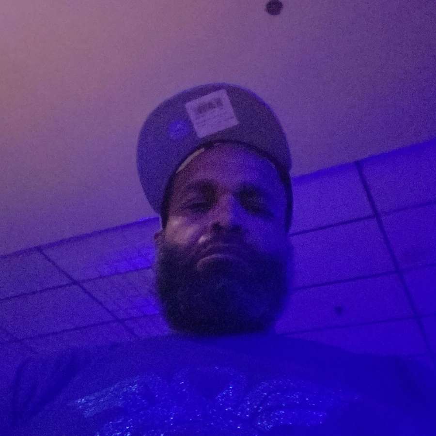 84822384 579 medium large