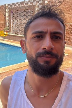 عمر's photo
