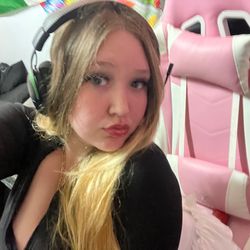 Kayla is so pretty's photo