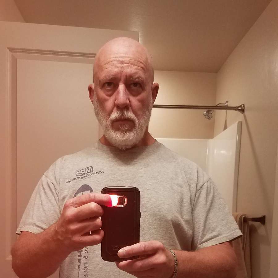 attkjk Hi... Meet Senior Men in Jolly Acres