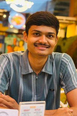 Dhruv 's photo