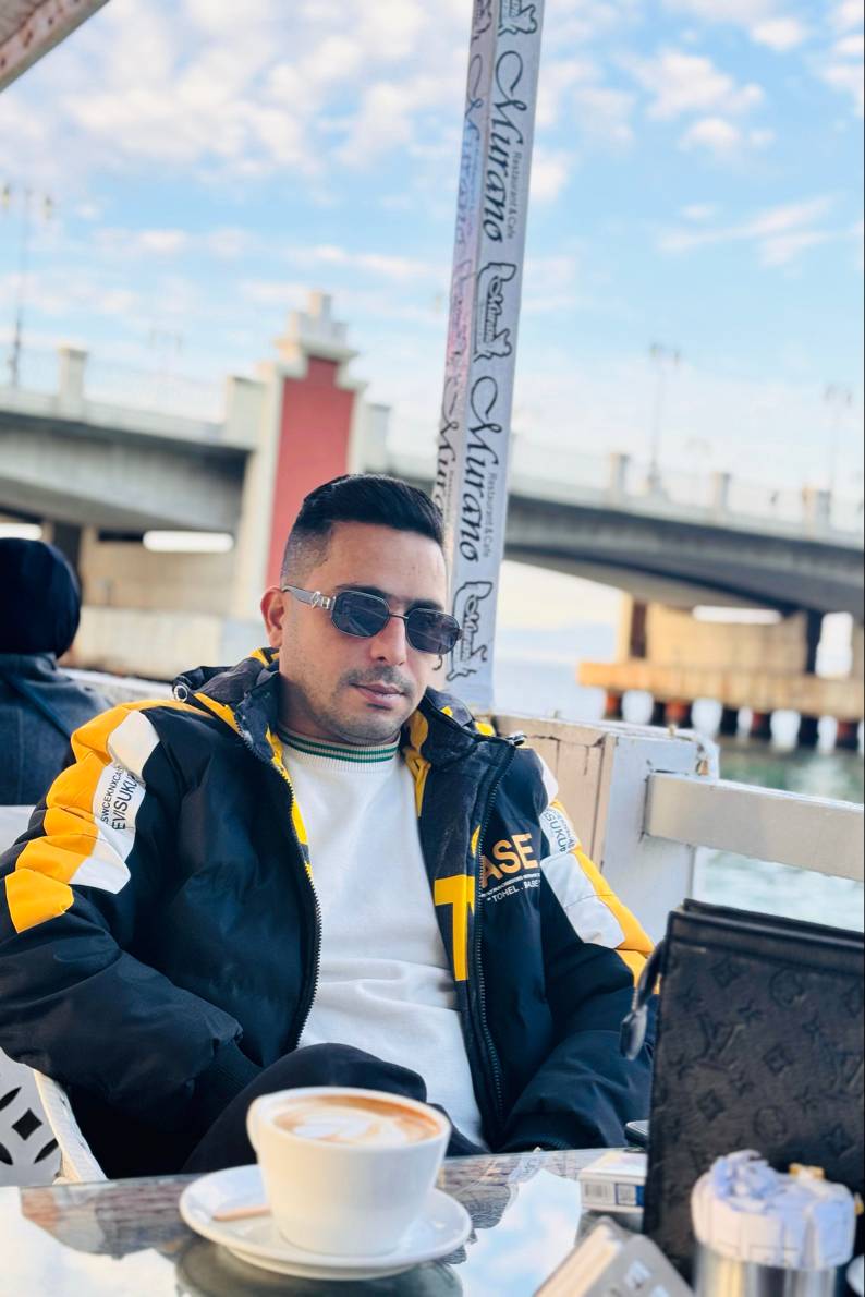 91158558 8853 medium large