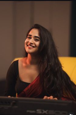 Soundarya 's photo