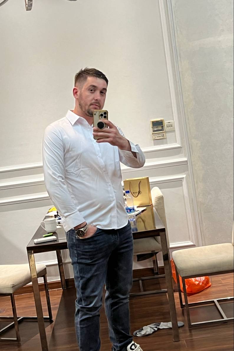 93068498 1424 medium large