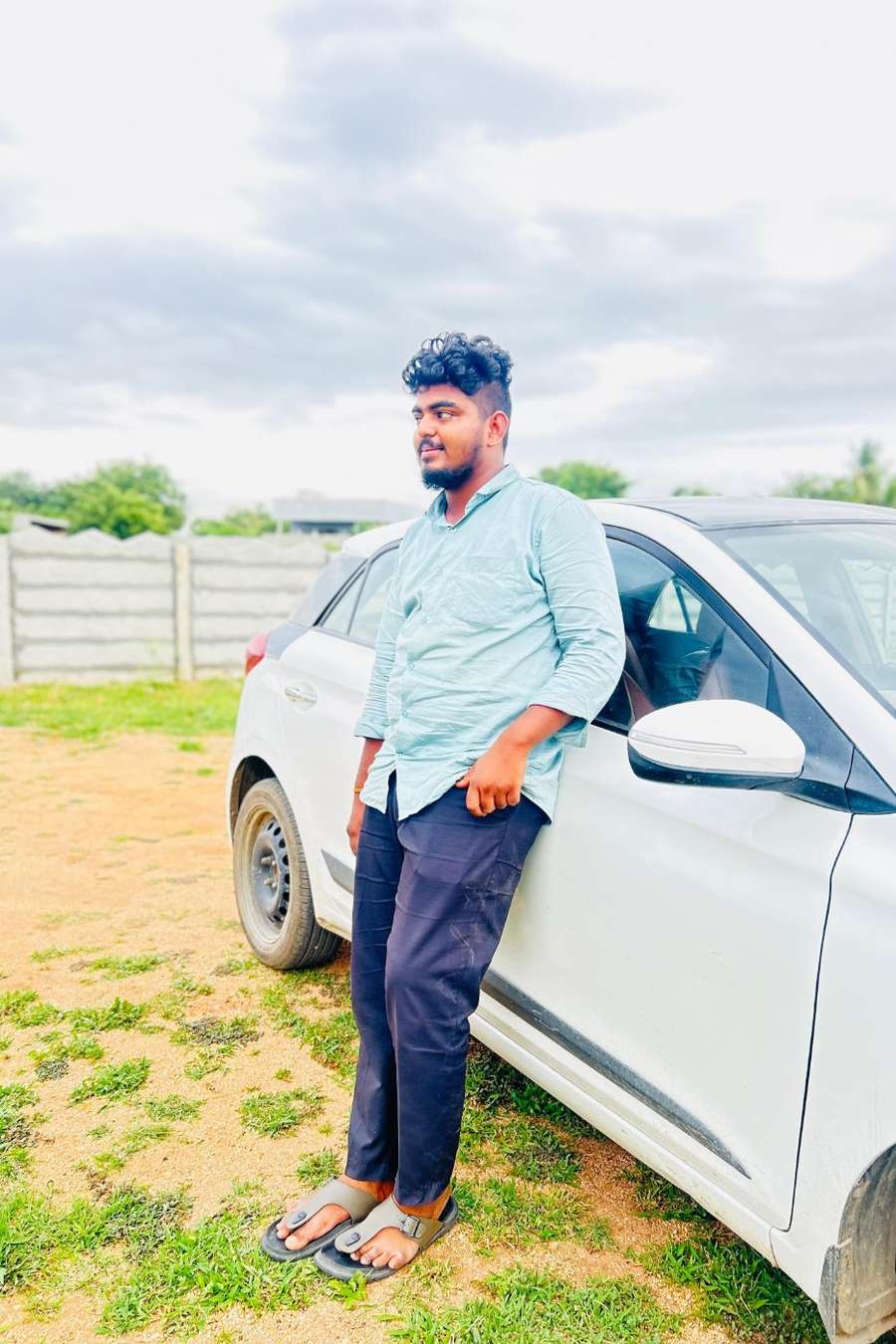 89961479 7652 medium large