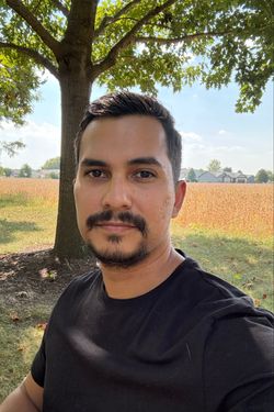 Carlos's photo