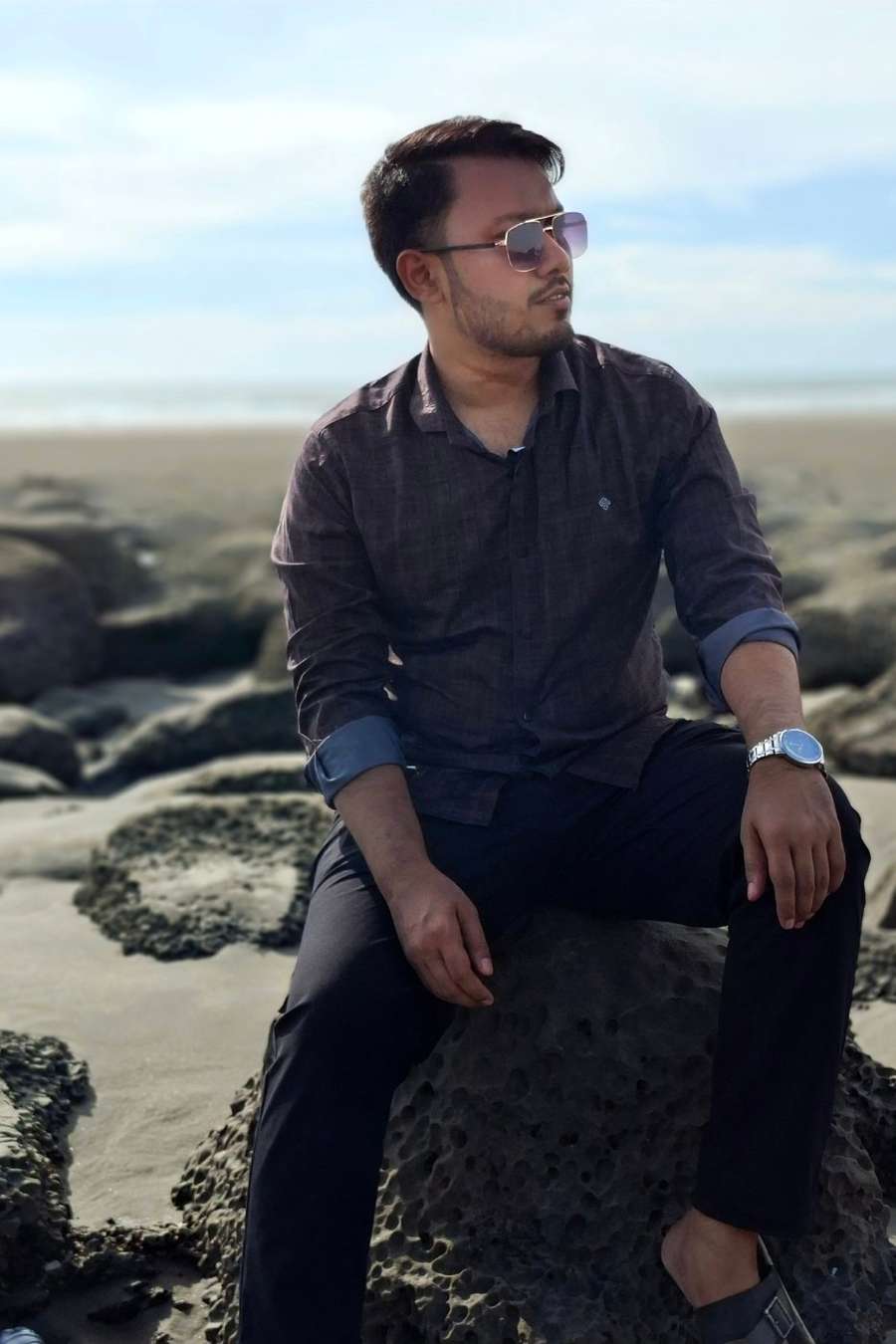 47145011 963 medium large