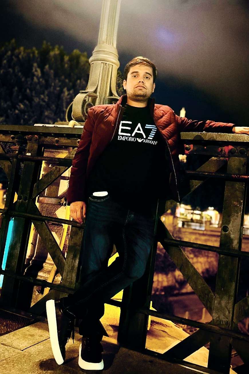 89022858 1663 medium large