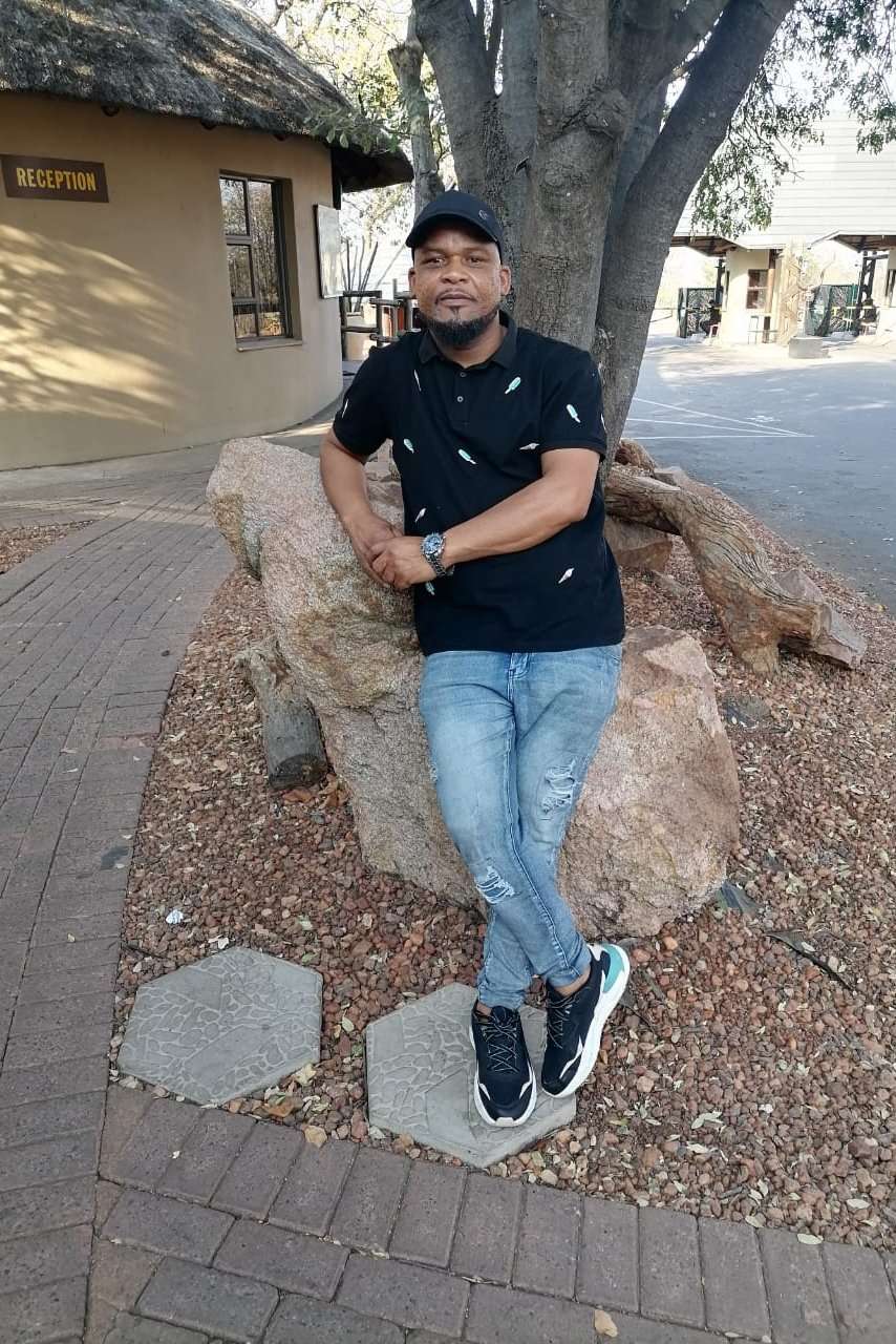 90243390 739 medium large