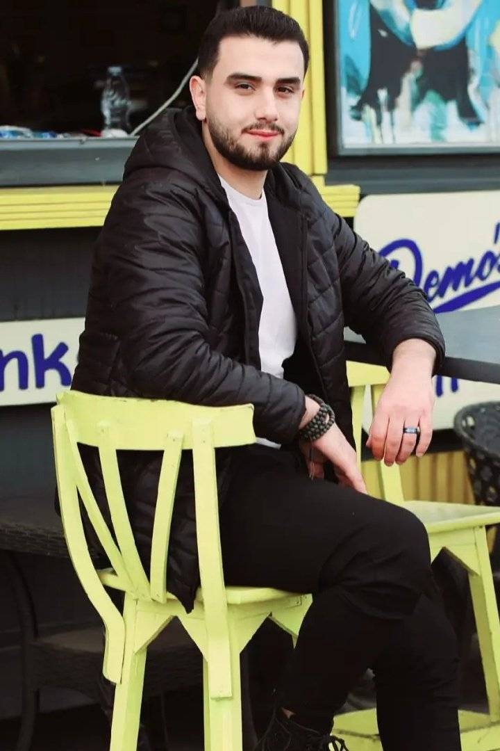 88096859 520 medium large