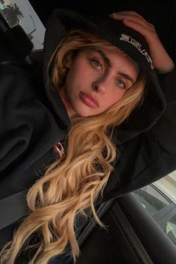Sophia 's photo