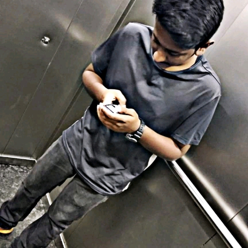 57404748 549