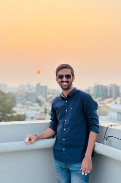 Neel Thakker's photo