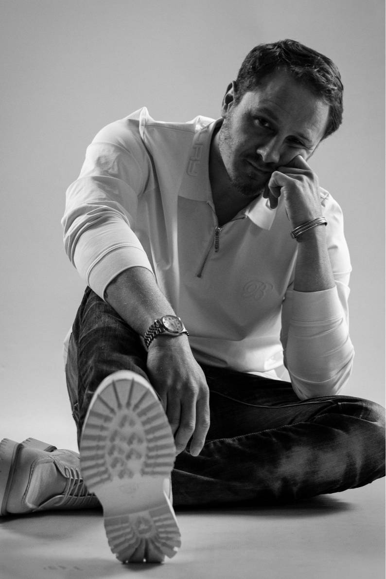 87680327 9692 medium large