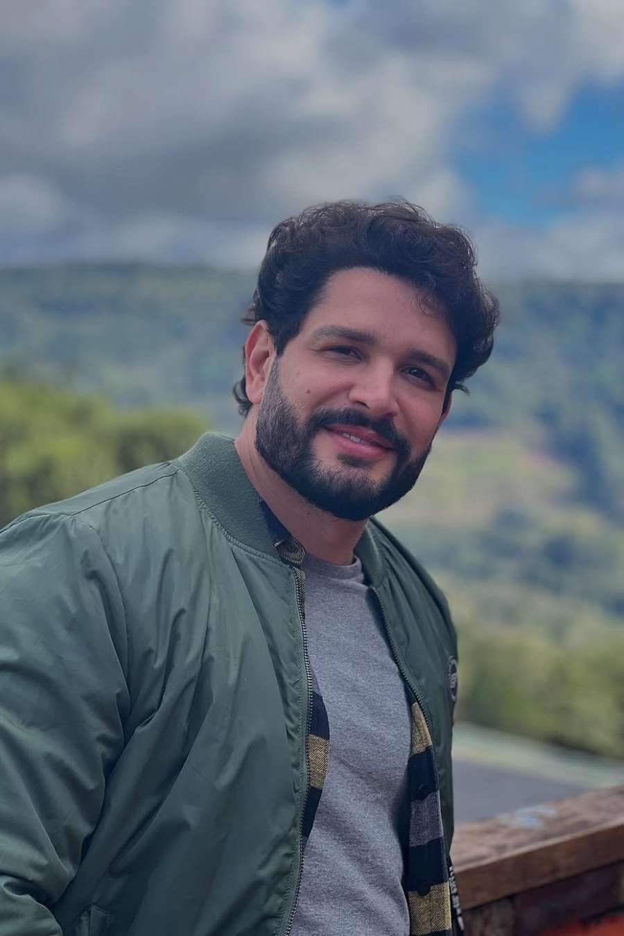 90410438 1803 medium large