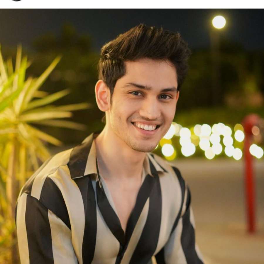 75374750 239 medium large