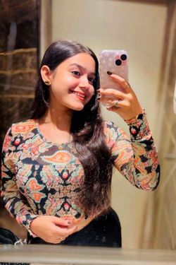 Ritika Singh 's photo