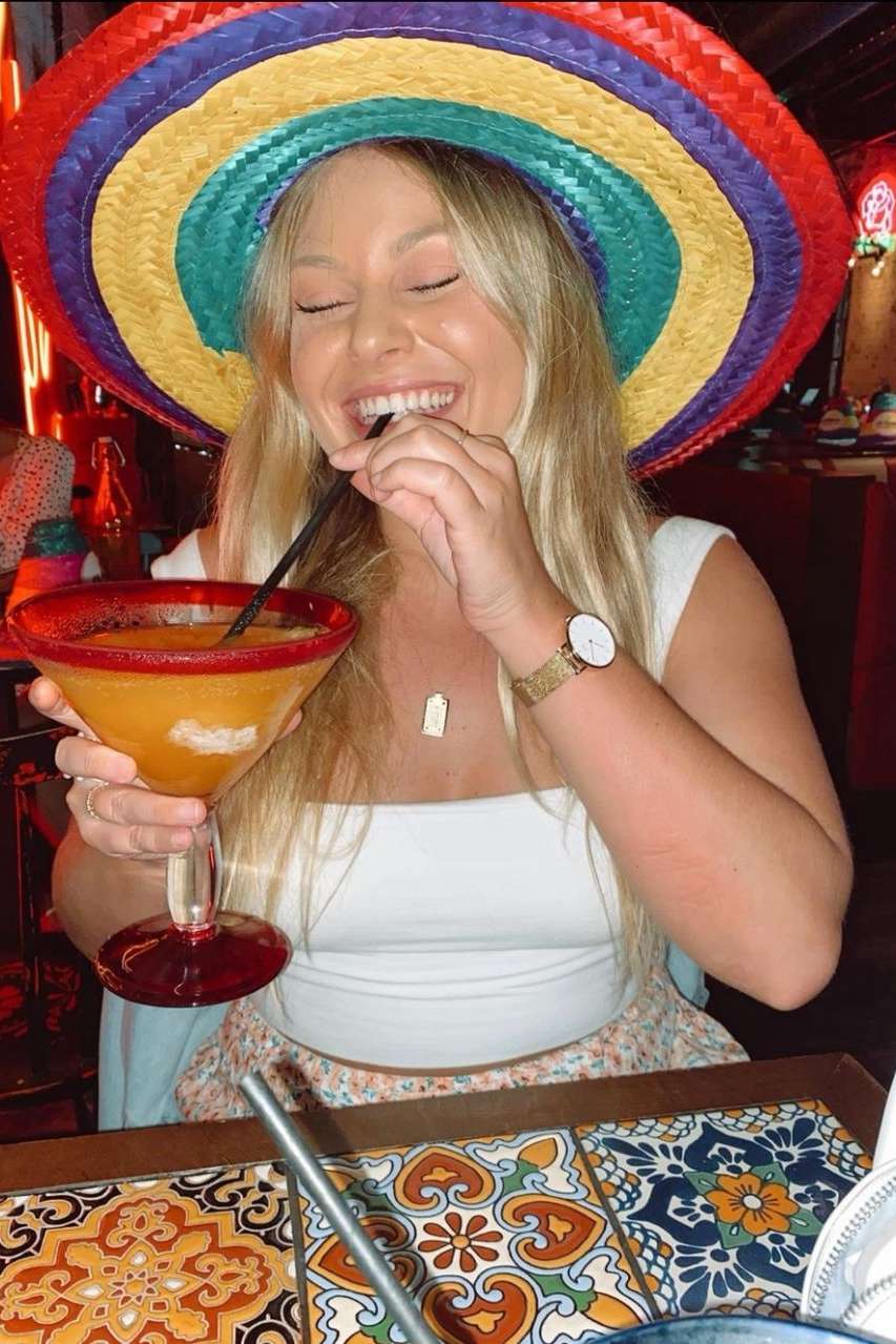 89084119 3853 medium large