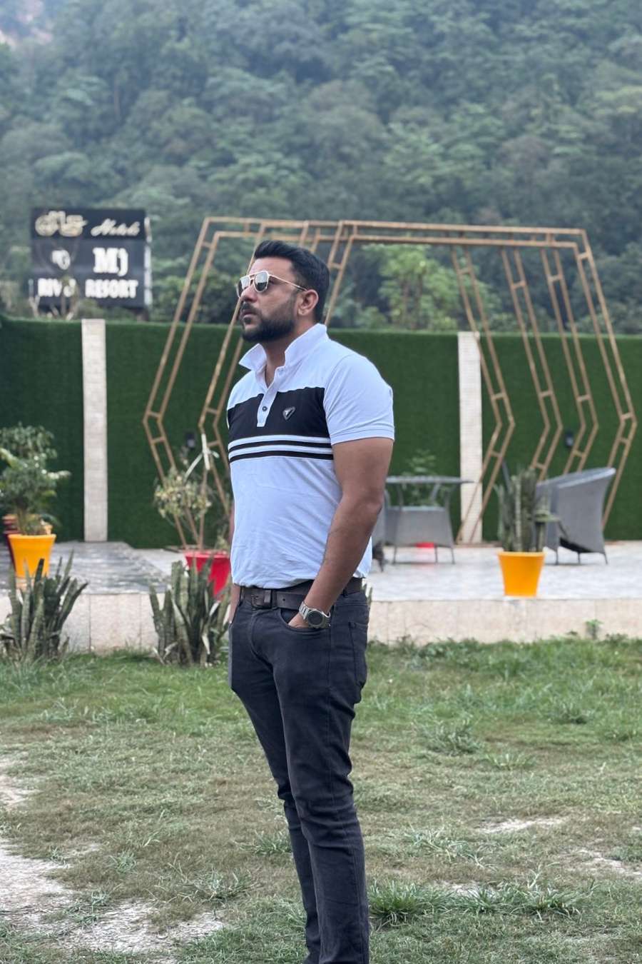 6330849 762 medium large