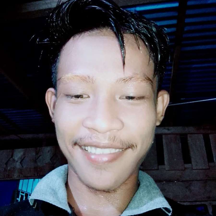 83200007 1643 medium large