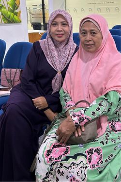 Azah's photo