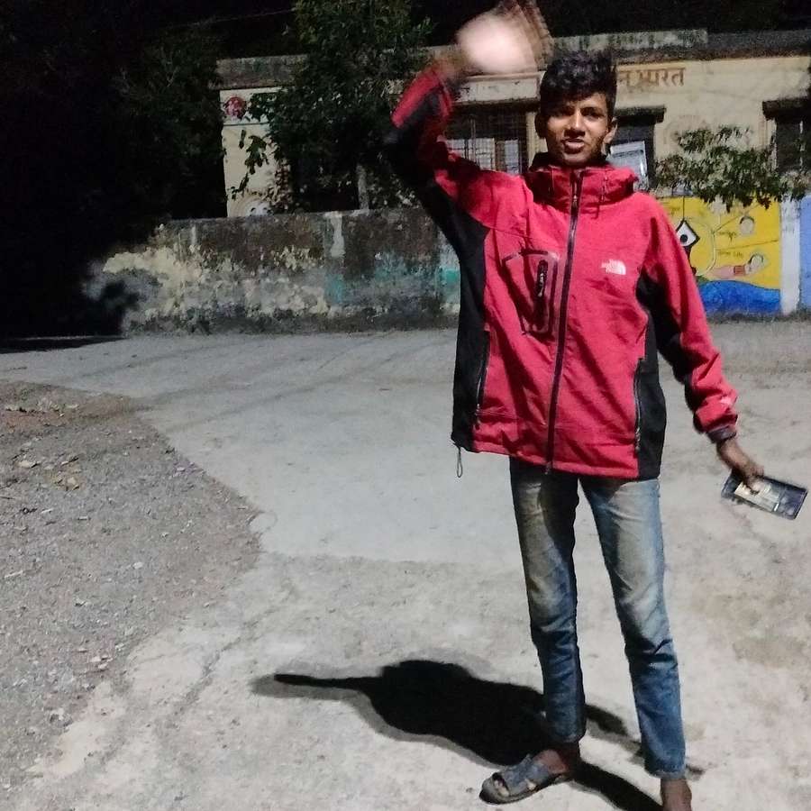 84471757 8400 medium large