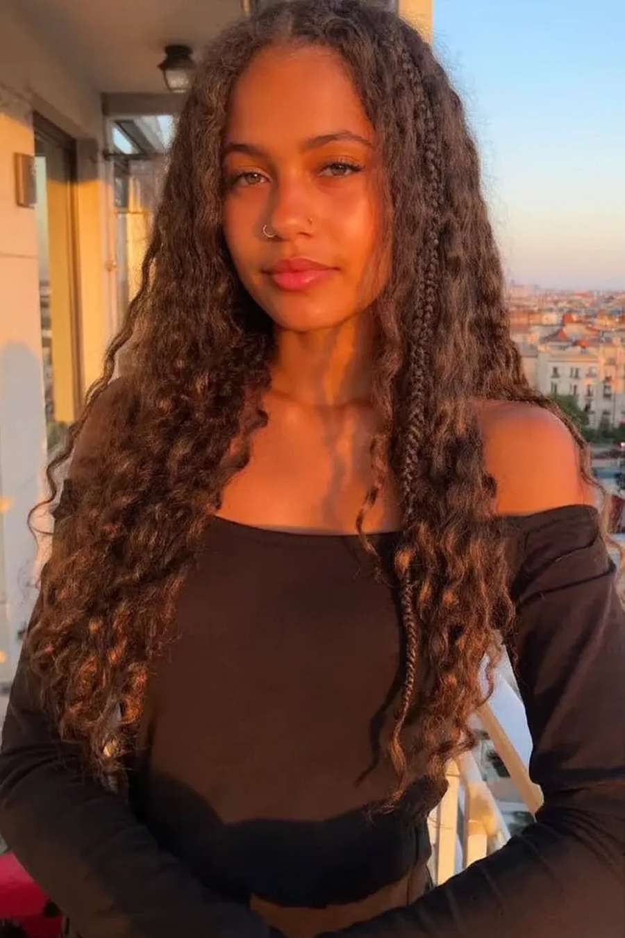 89568695 2453 medium large