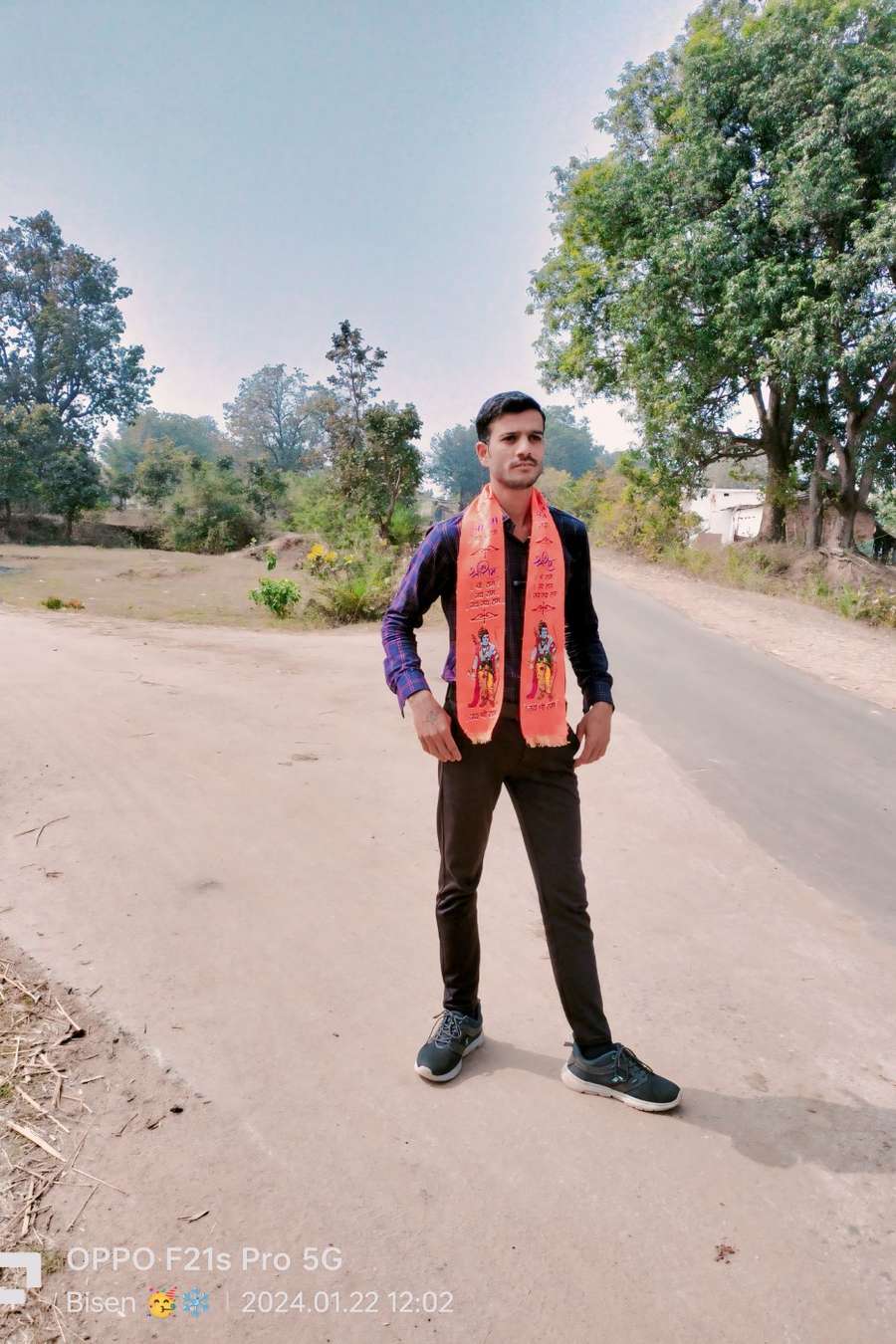 89916717 4252 medium large