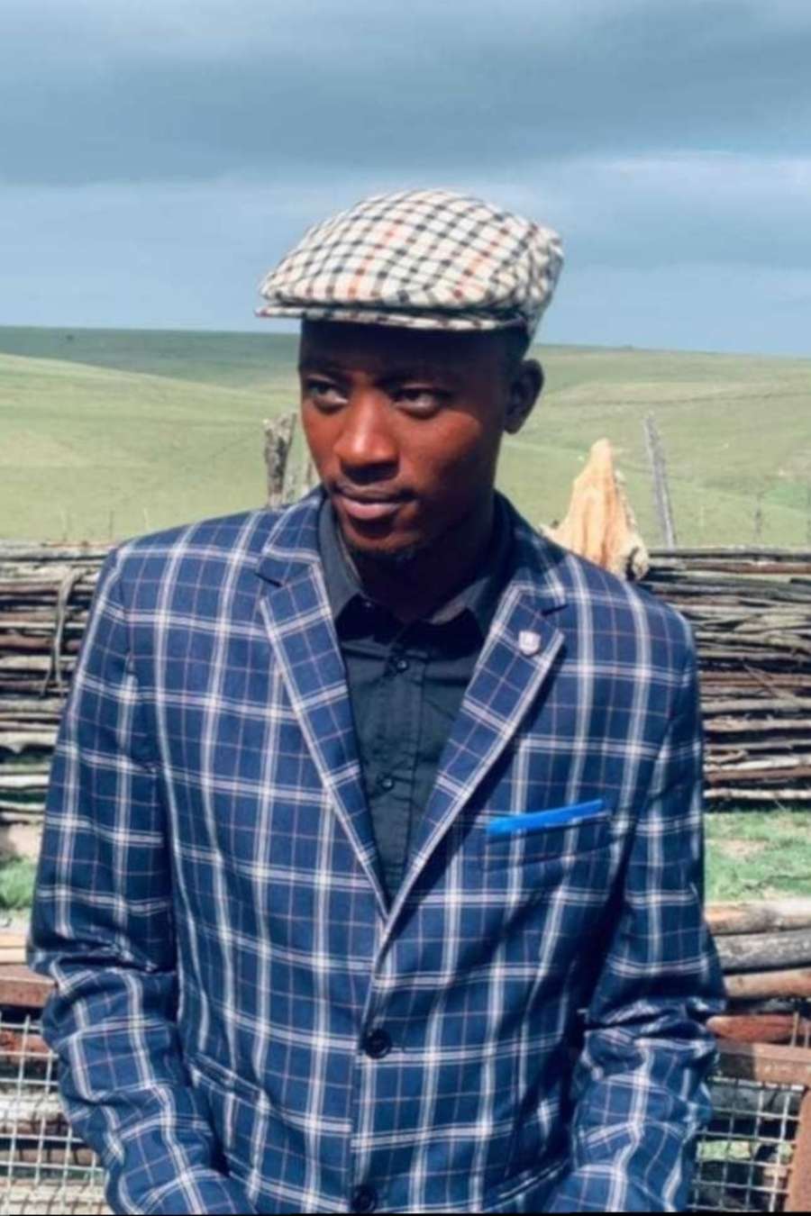 92009215 1053 medium large