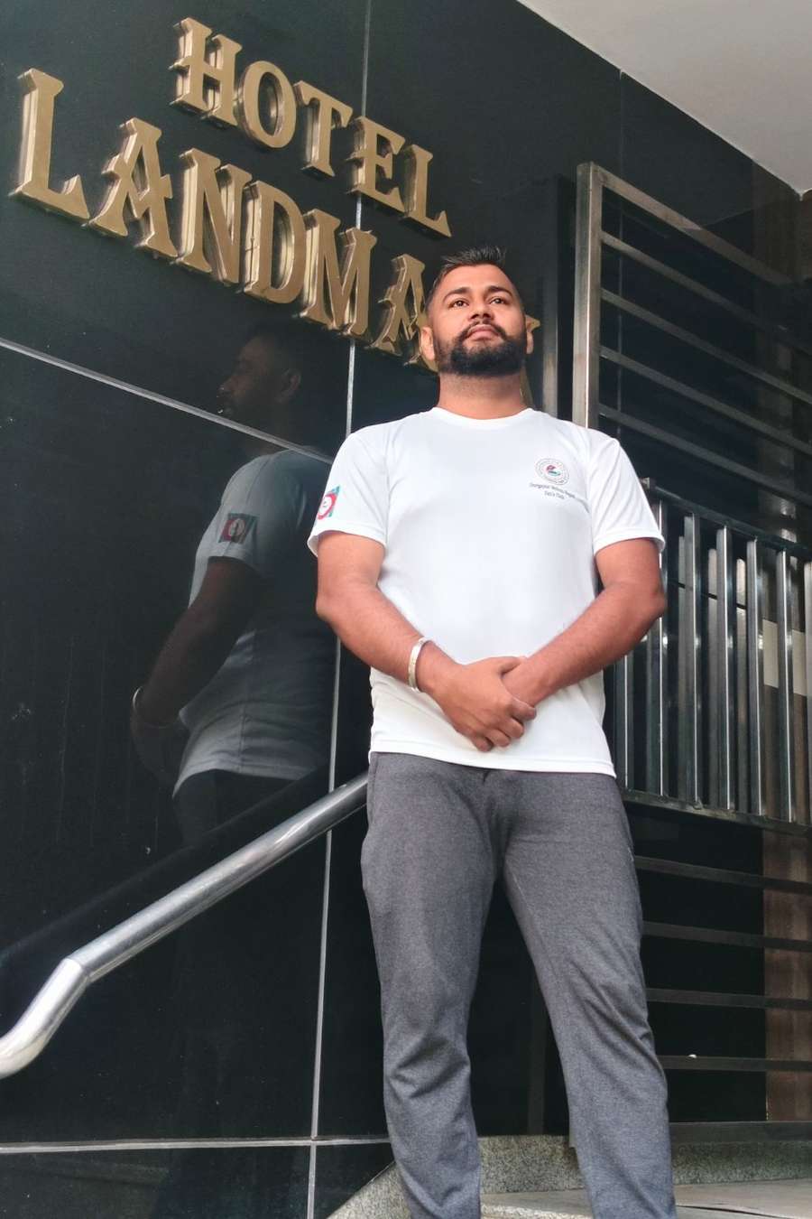 90146061 5697 medium large