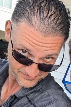 Tom's photo