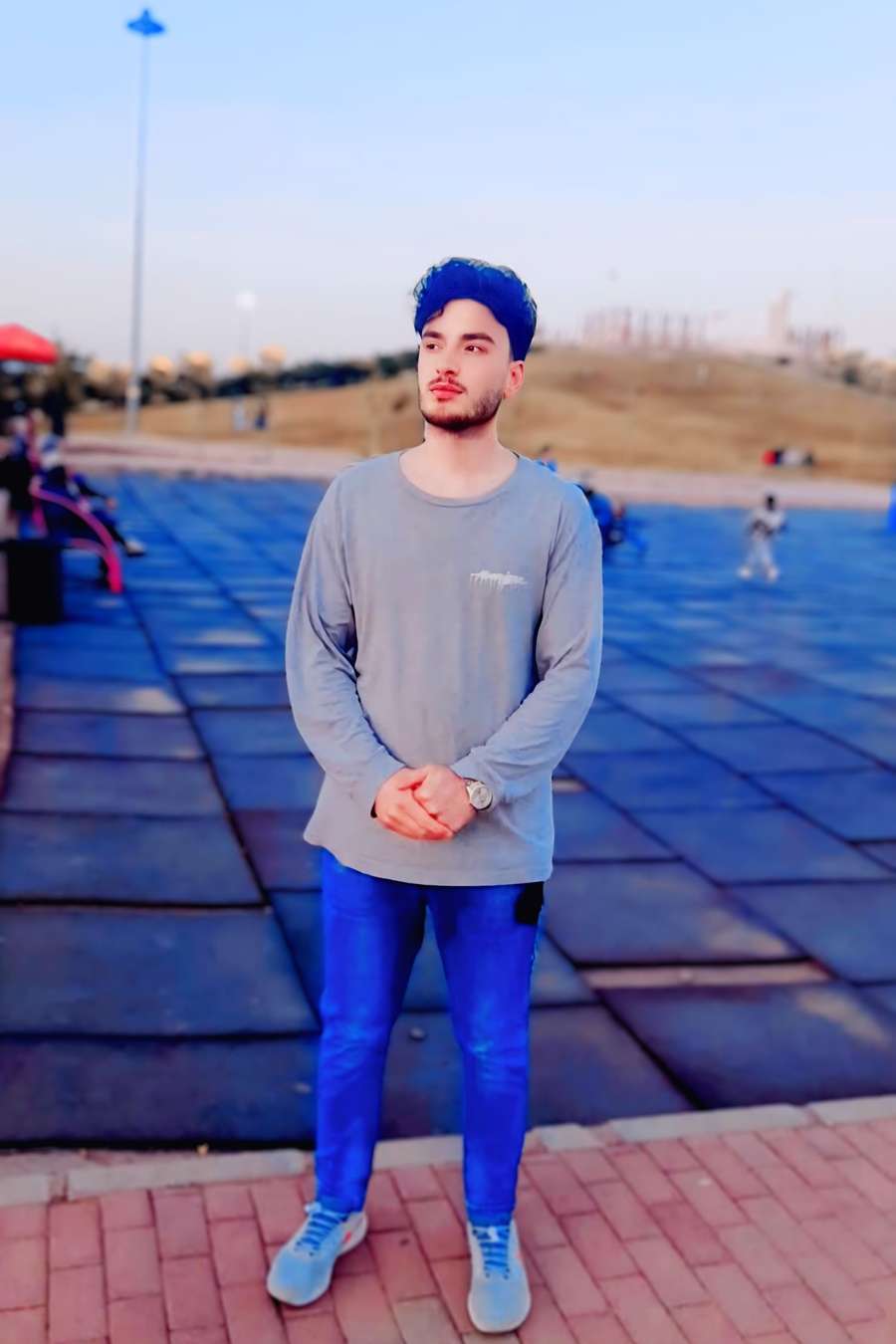 89390356 7369 medium large