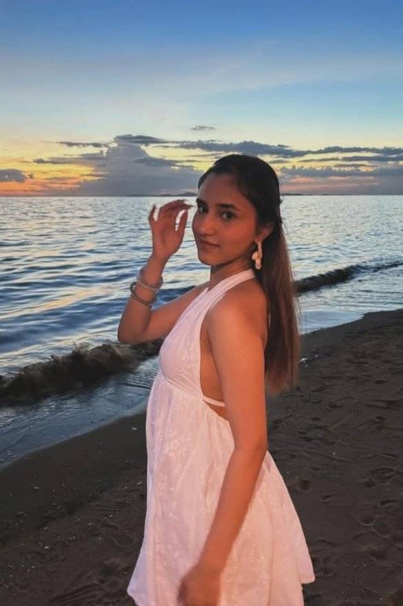 89247130 3246 medium large