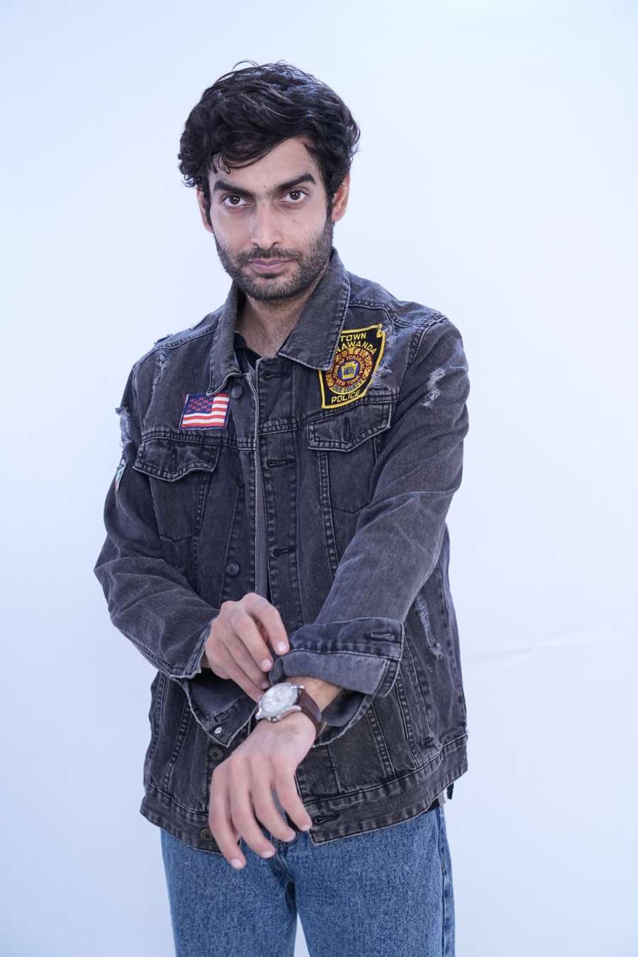 90201147 8899 medium large