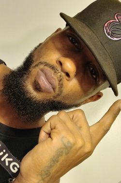 ArtHuStleLyriCist's photo