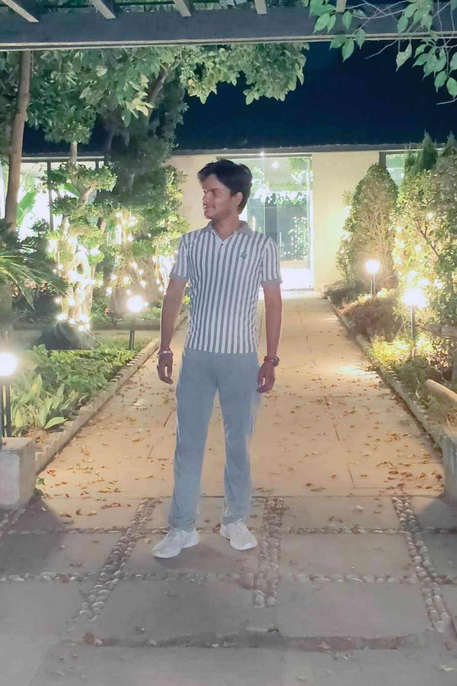 89951060 8837 medium large