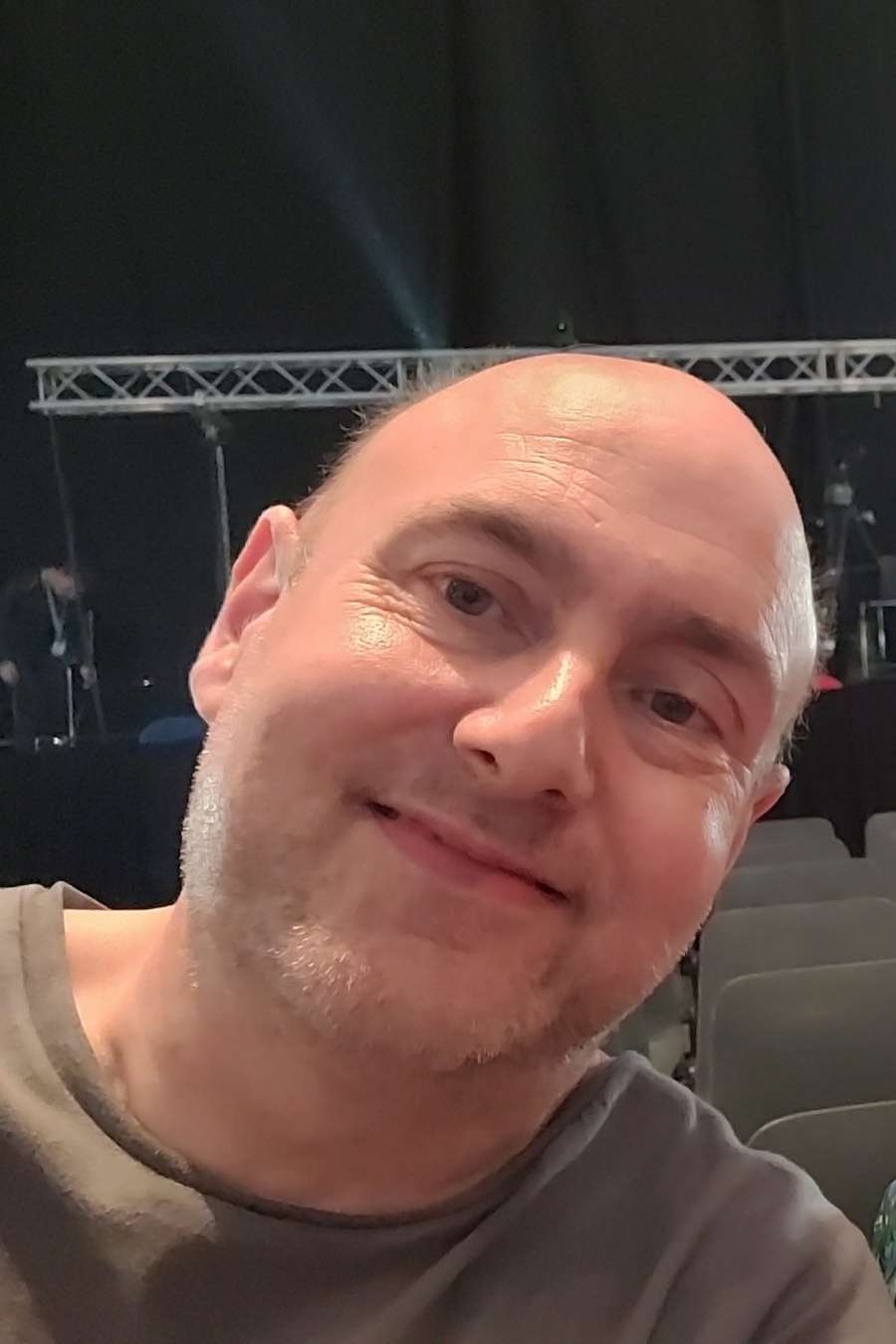 89208827 6319 medium large