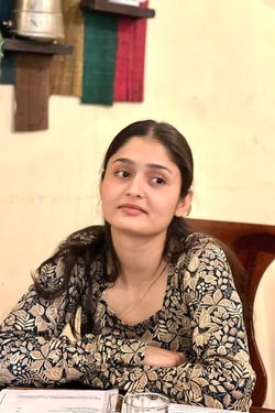 Komal 's photo