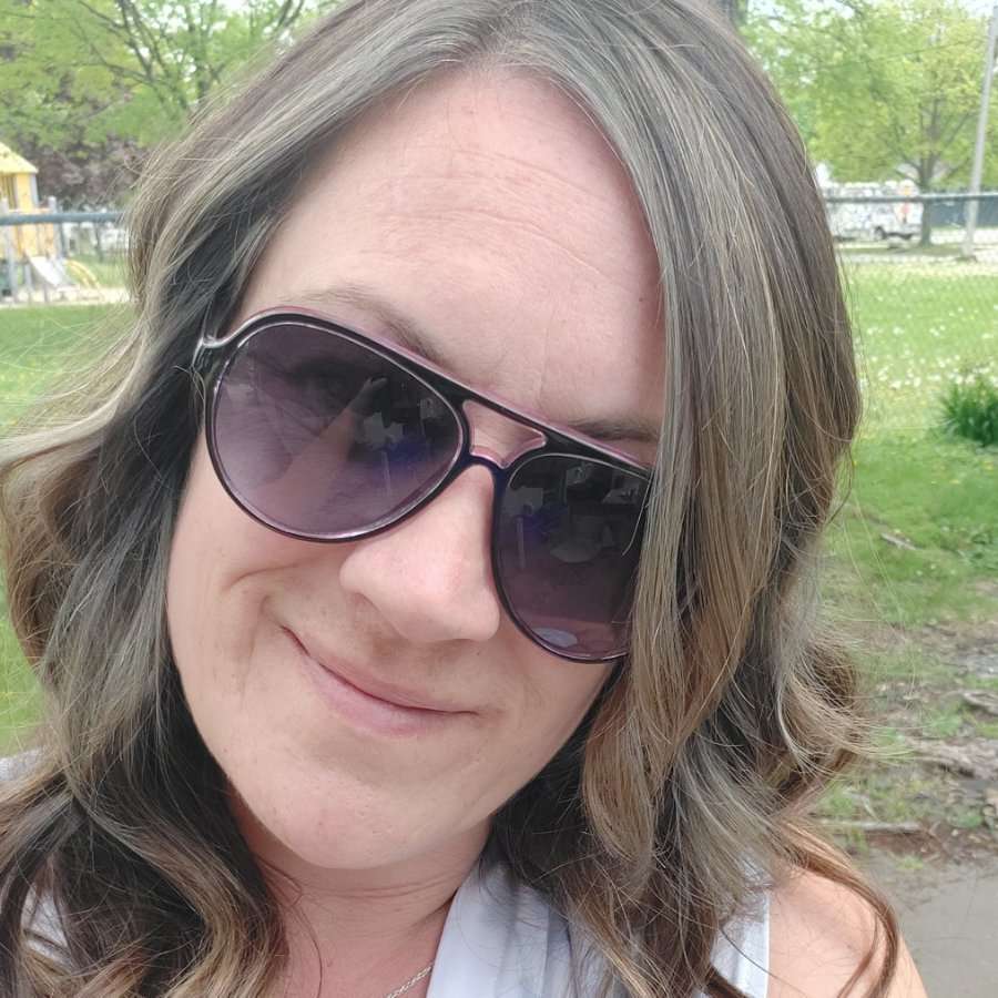 Lori Hi.. Sarnia Personals