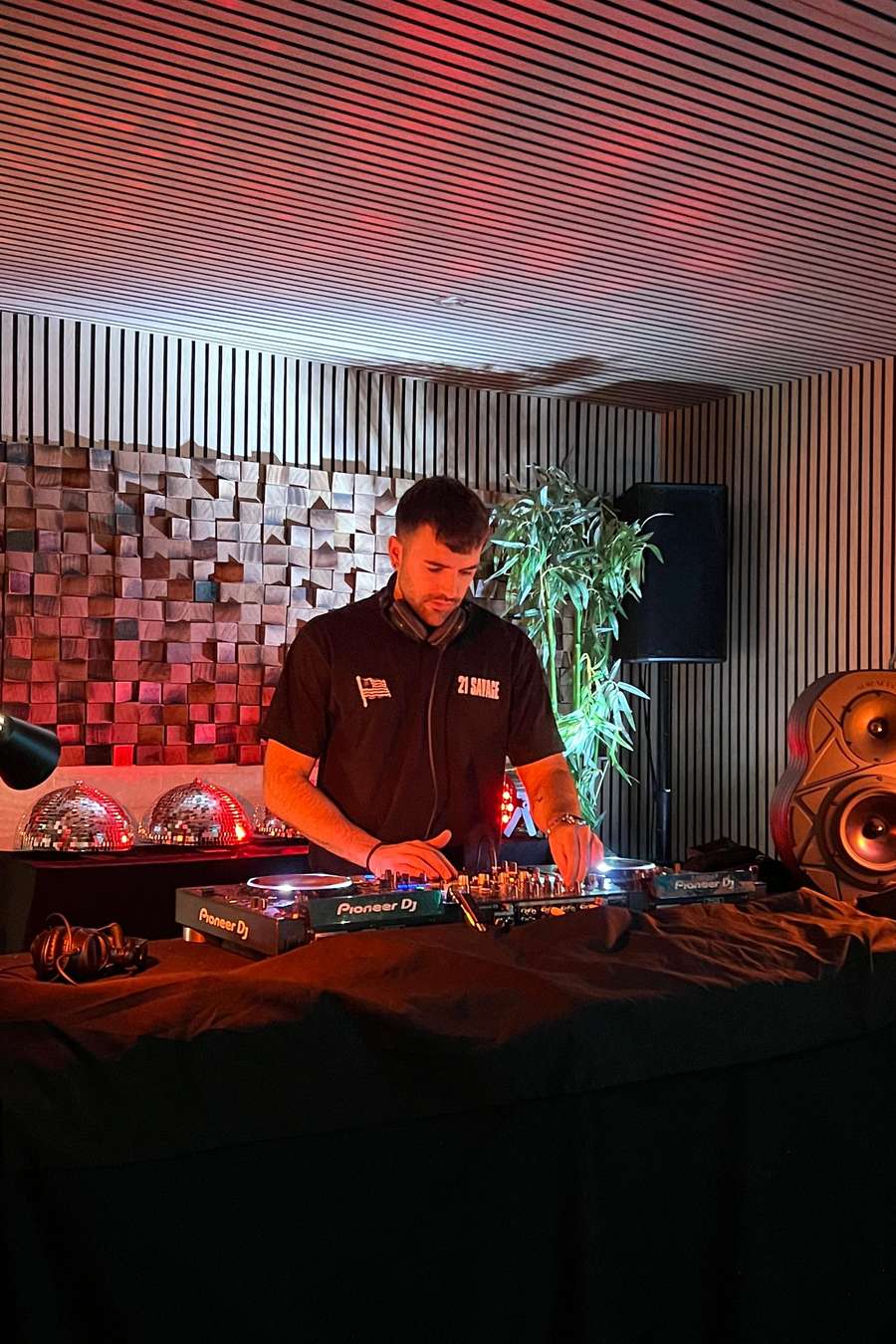 92134553 2760 medium large