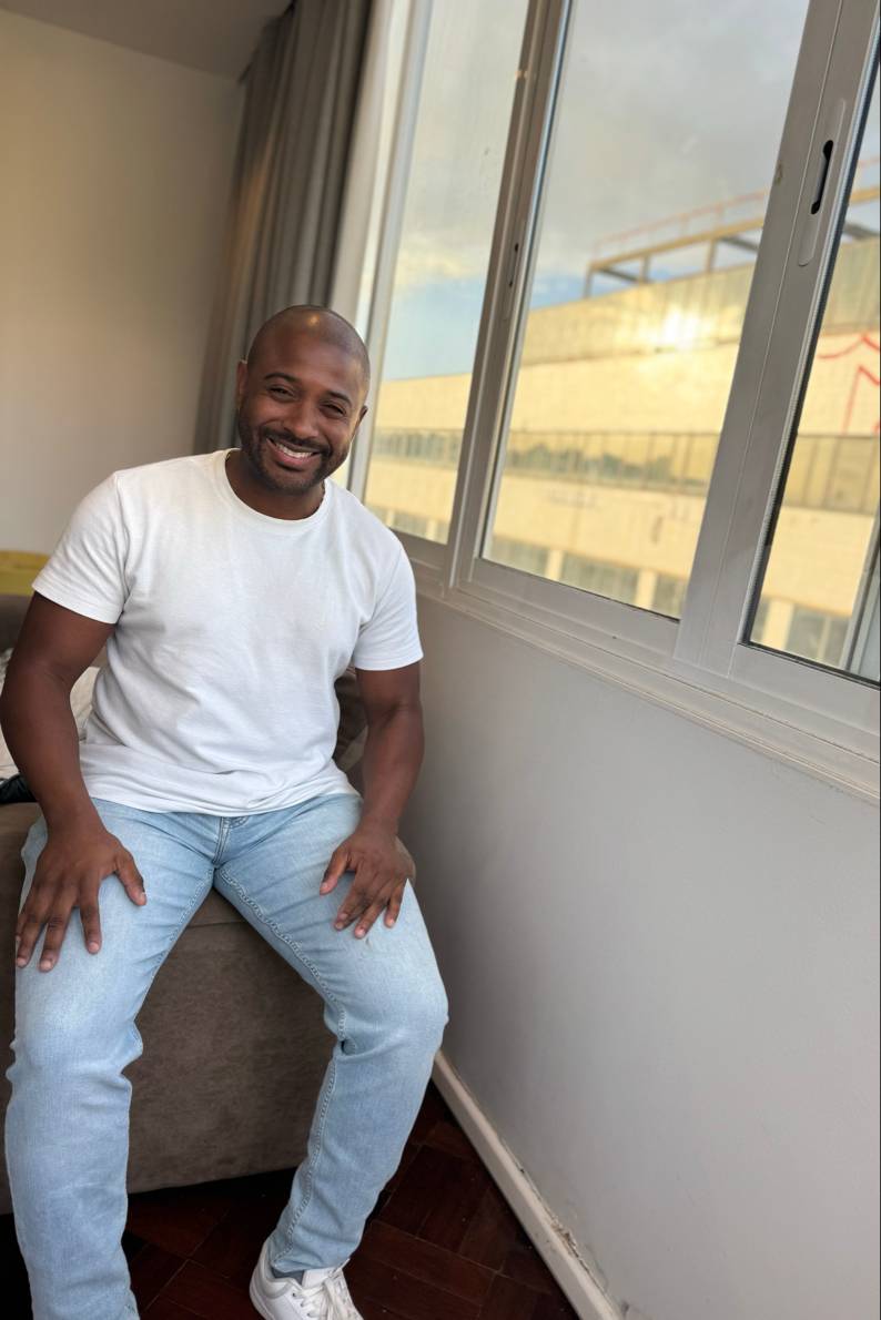 90300209 1054 medium large