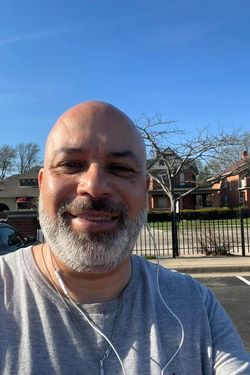 Allen Esparza 's photo