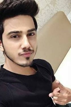 Manush's photo